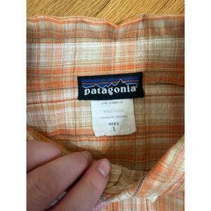 Patagonia Orange White Plaid Button Down Short Sleeve Mens Size Large Shirt